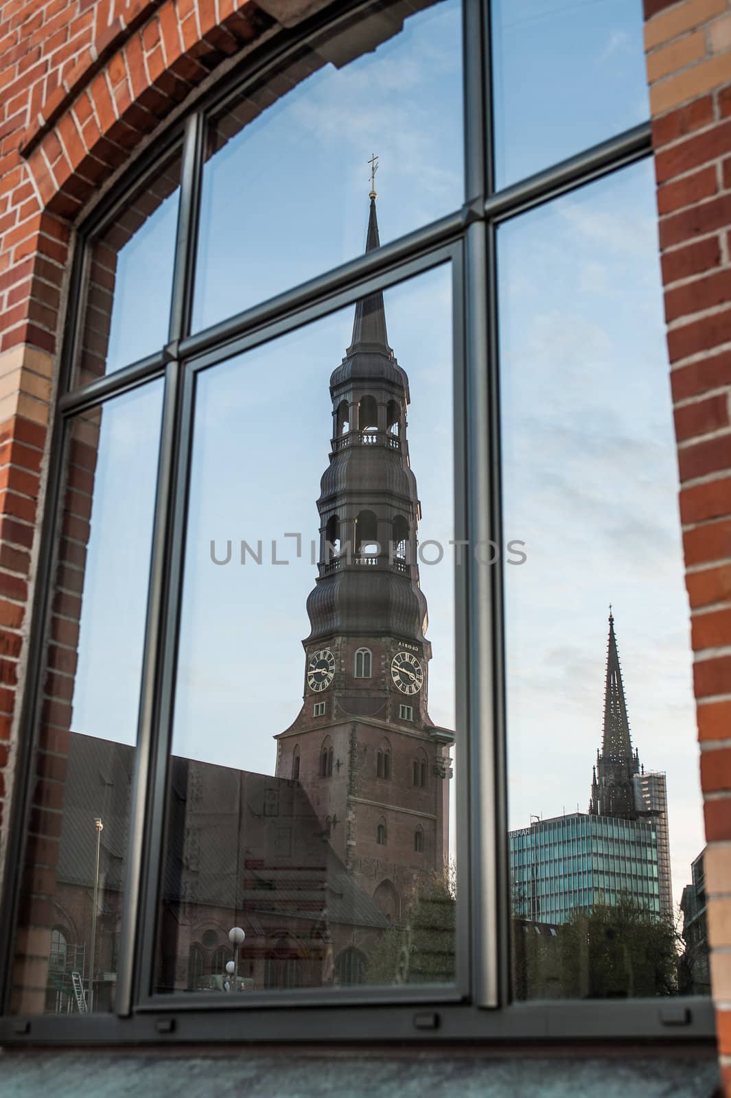 Mirroring of the St. Michaelis Church in a building in the Old Warehouse District