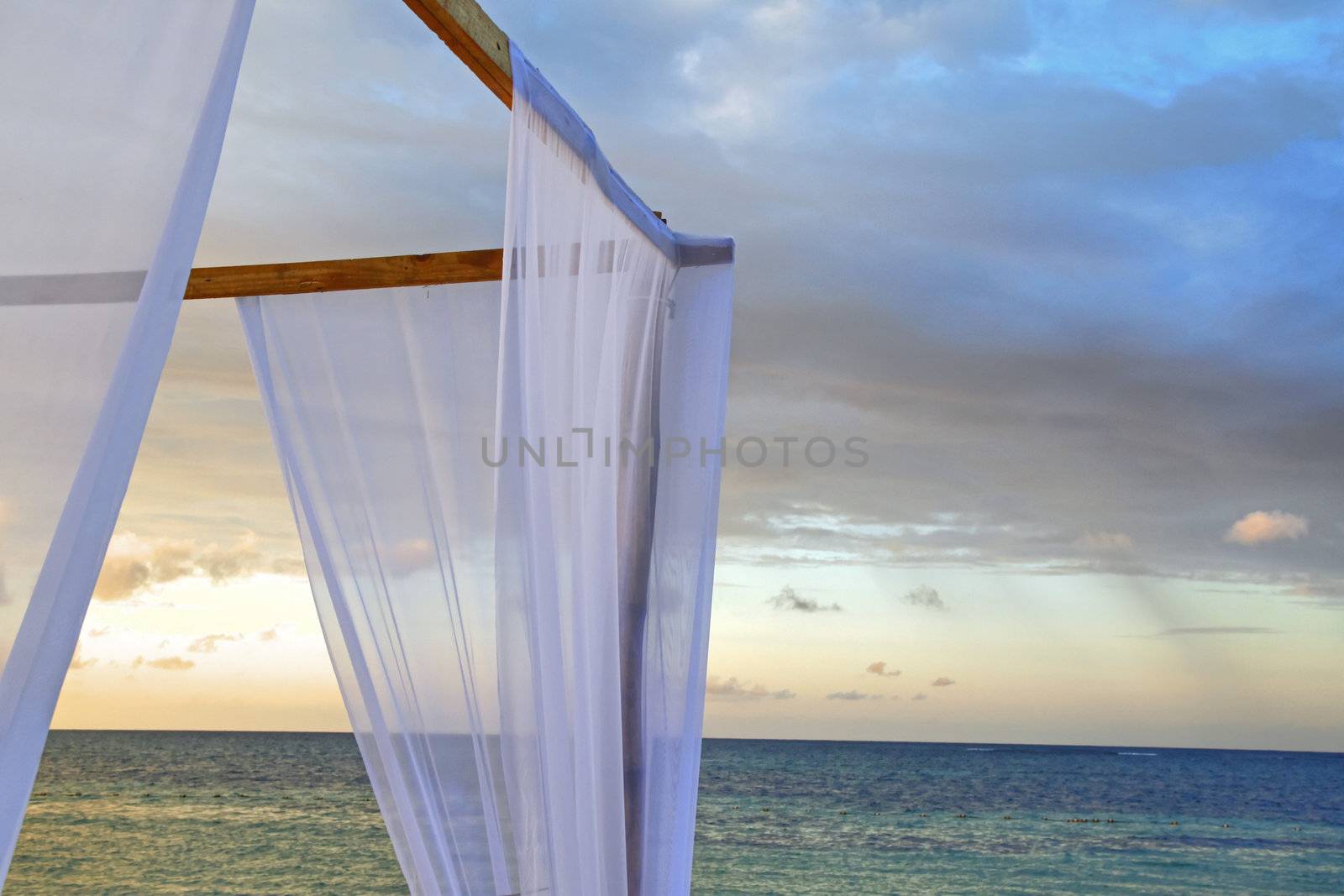 Draping decoration intended for use at a tropical wedding