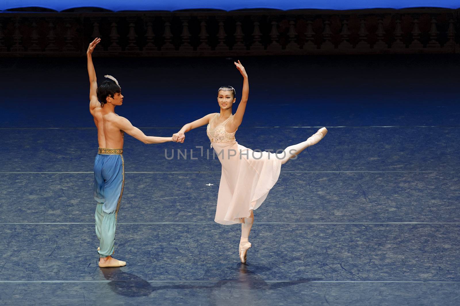 CHENGDU - JAN 5: The national ballet of china perform Le Corsaire ballet on stage at Jincheng theater.Jan 5, 2012 in Chengdu, China.