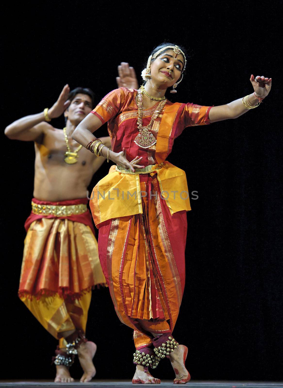 Indian Kalakshetra dancers by jackq
