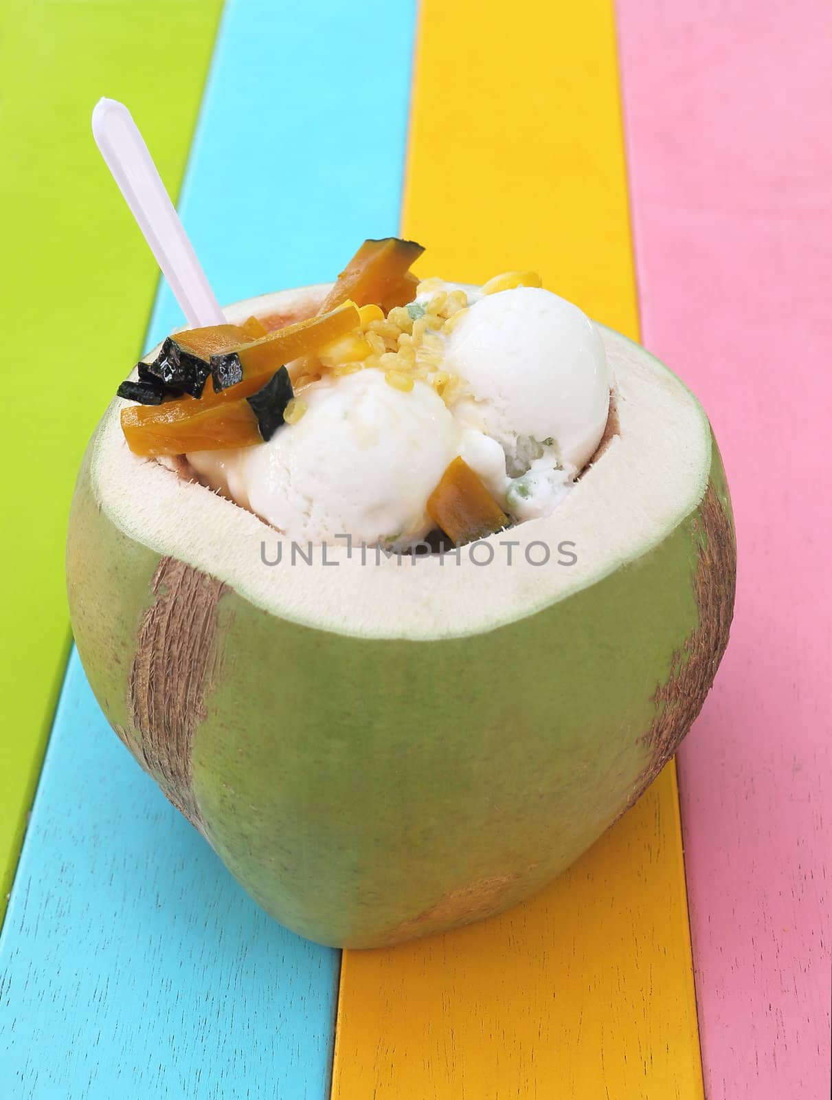 Coconut ice cream with pumpkin and corn
