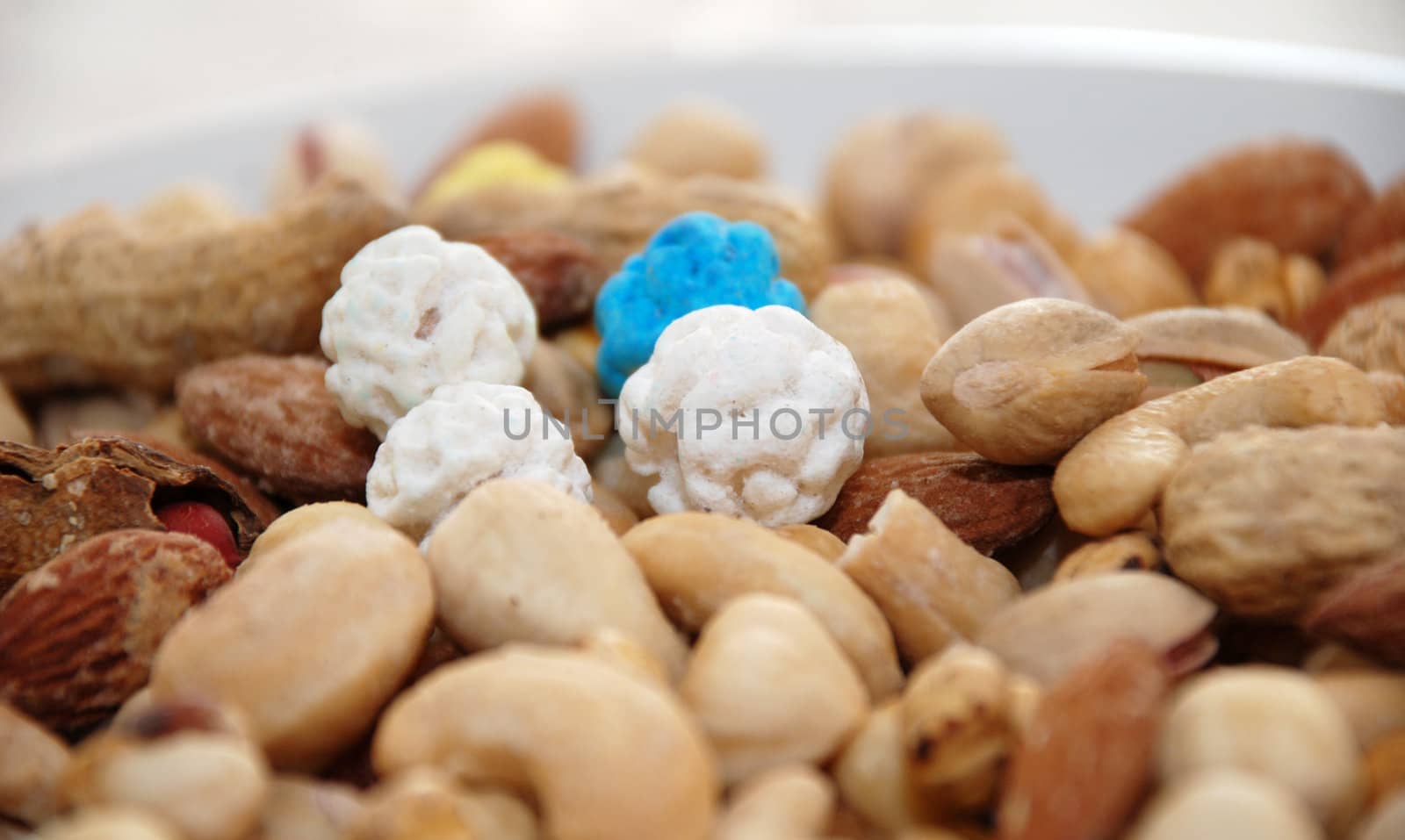 mixture of nuts and raisins