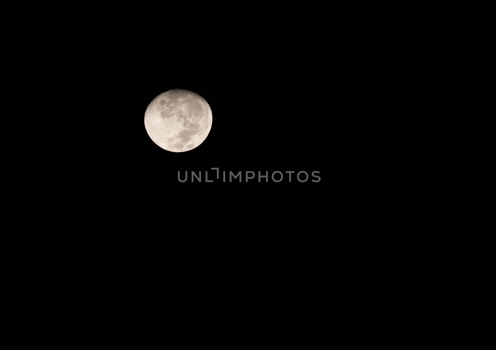 moon in the dark night by hinnamsaisuy