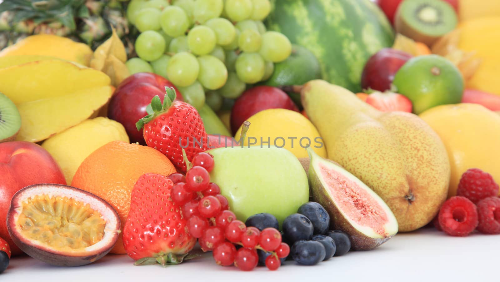 Pile of various fruits.