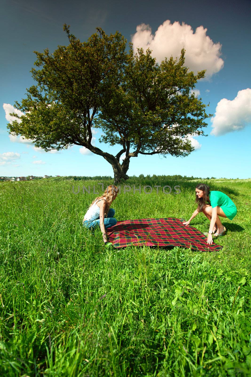 very fun girlfriends on picnic 