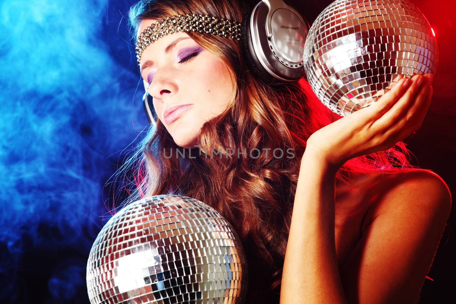 disco girl music in head phones