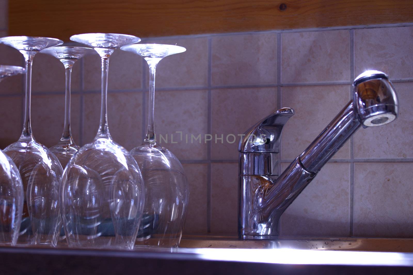wash the glass in kitchen sink