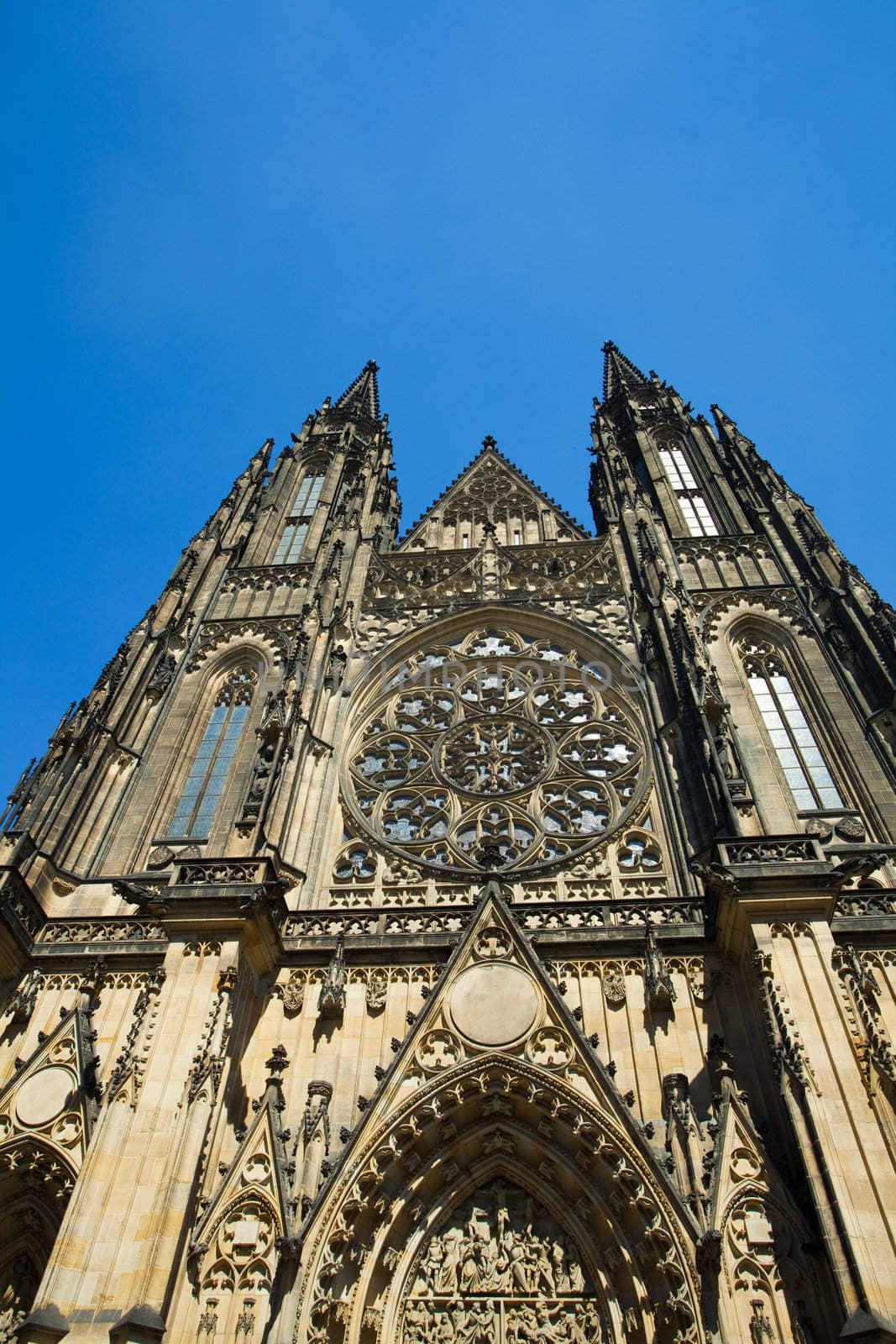 St. Vitus Cathedral by jannyjus