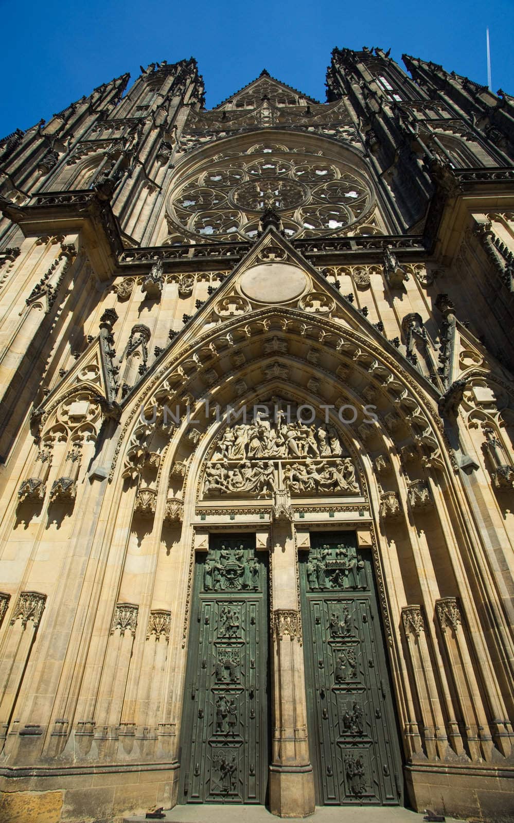 St. Vitus Cathedral by jannyjus