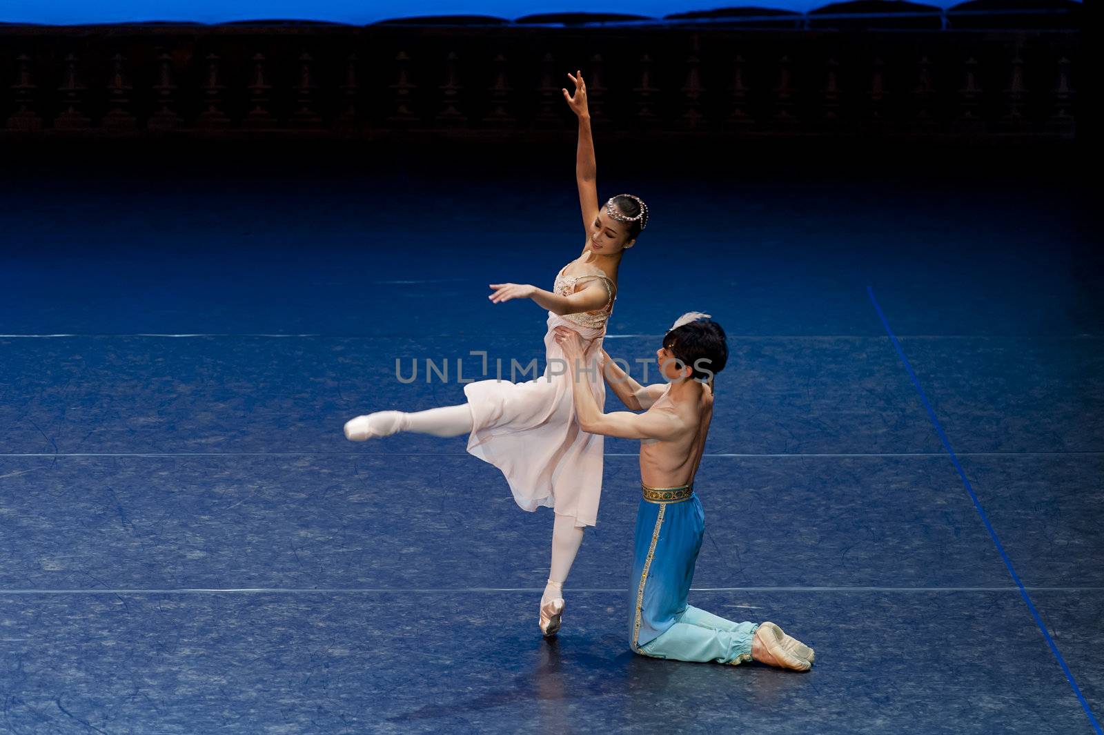 CHENGDU - JAN 5: The national ballet of china perform Le Corsaire ballet on stage at Jincheng theater.Jan 5, 2012 in Chengdu, China.