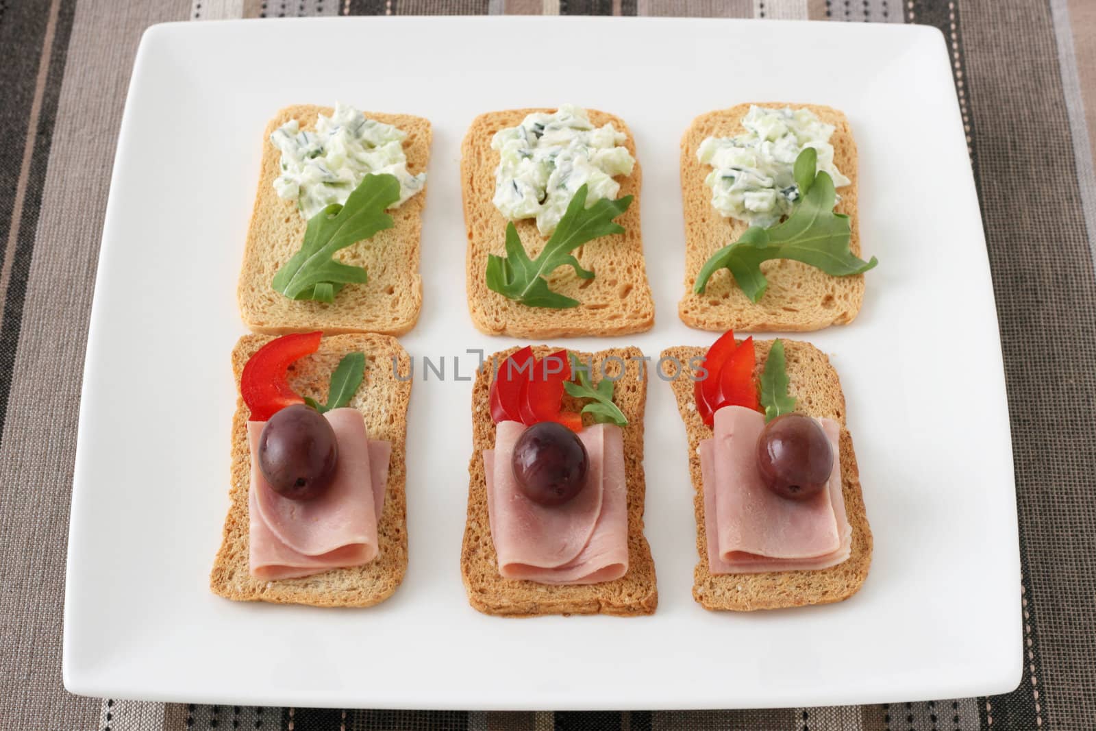 toasts with ham and cream cheese