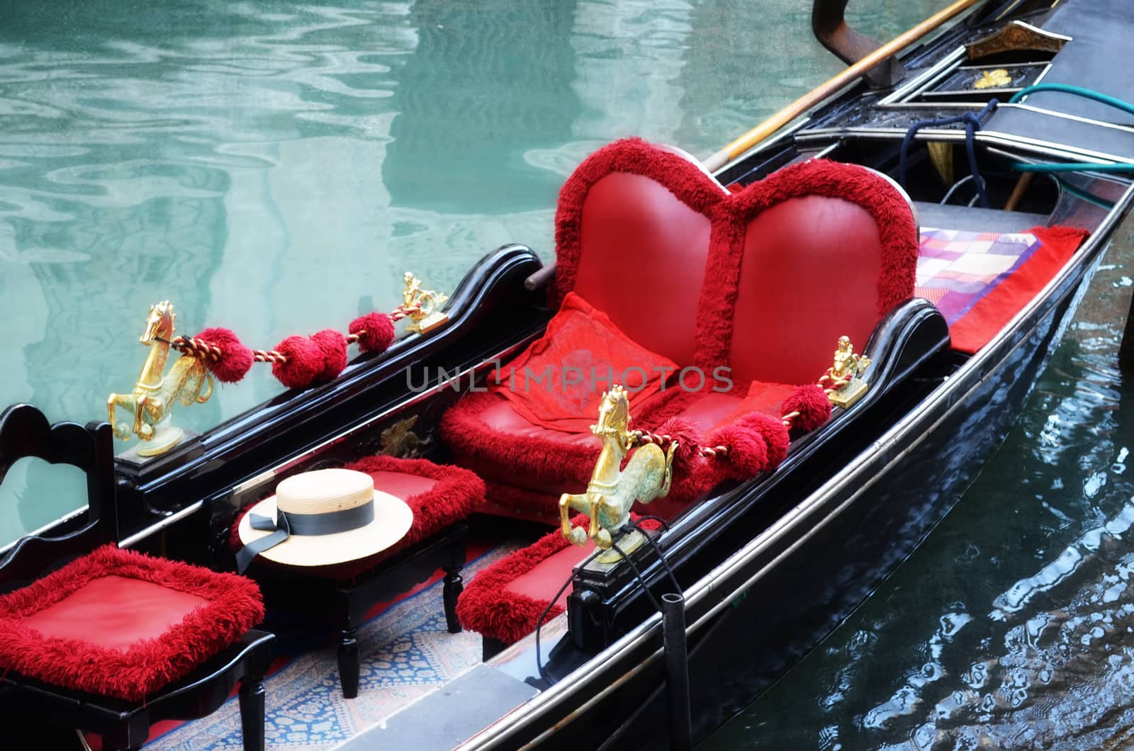 Venetian typical boat - gondola by Zhukow