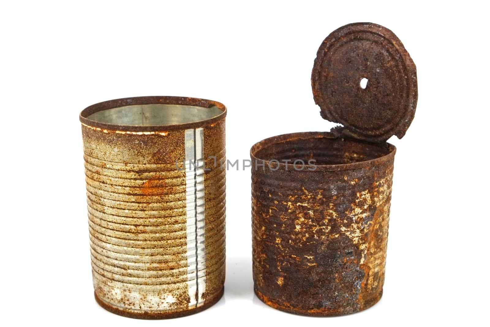 Rusty tin can isolated on white by chayathonwong