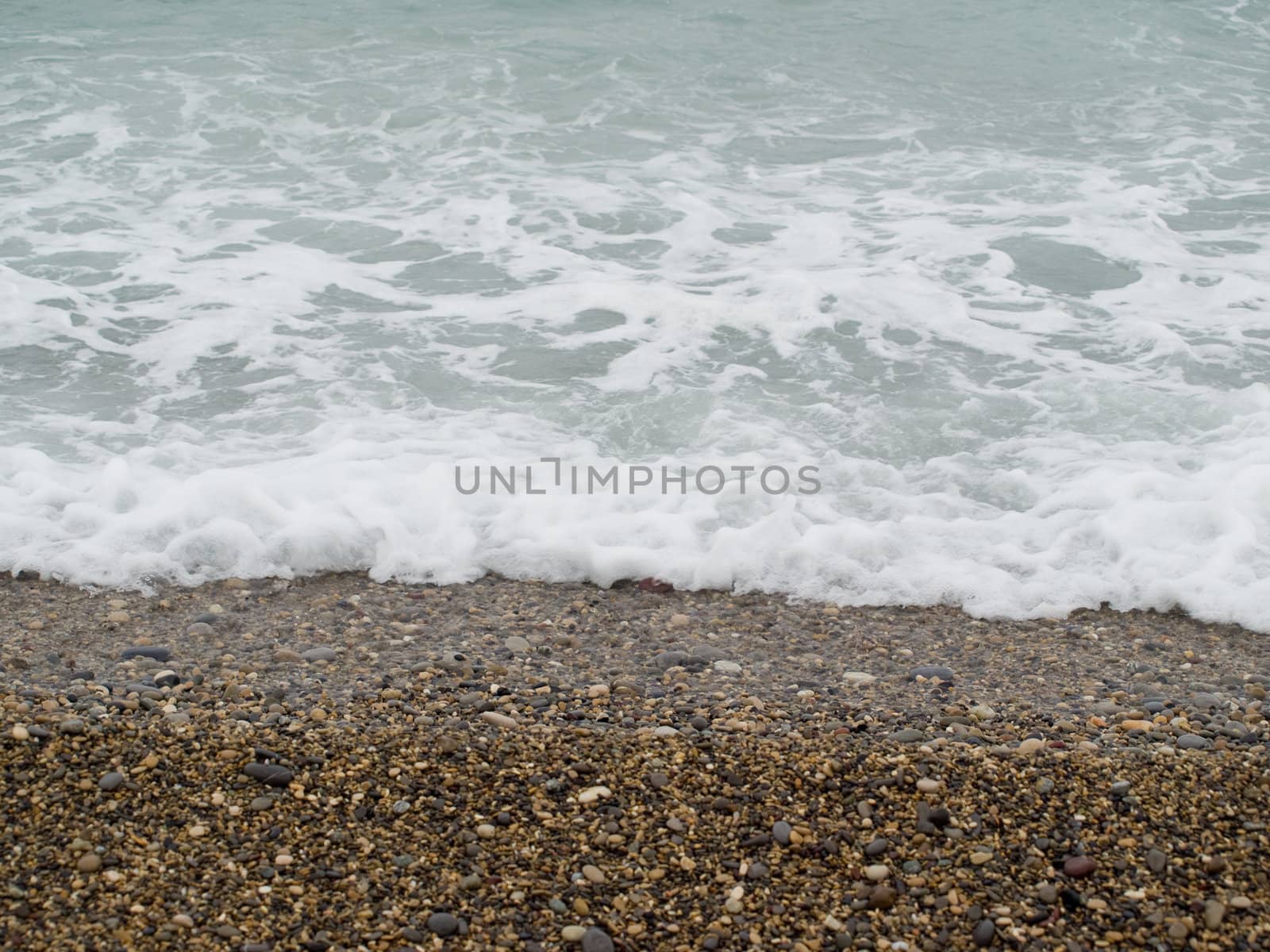Waves on a soney beach by timbphotography