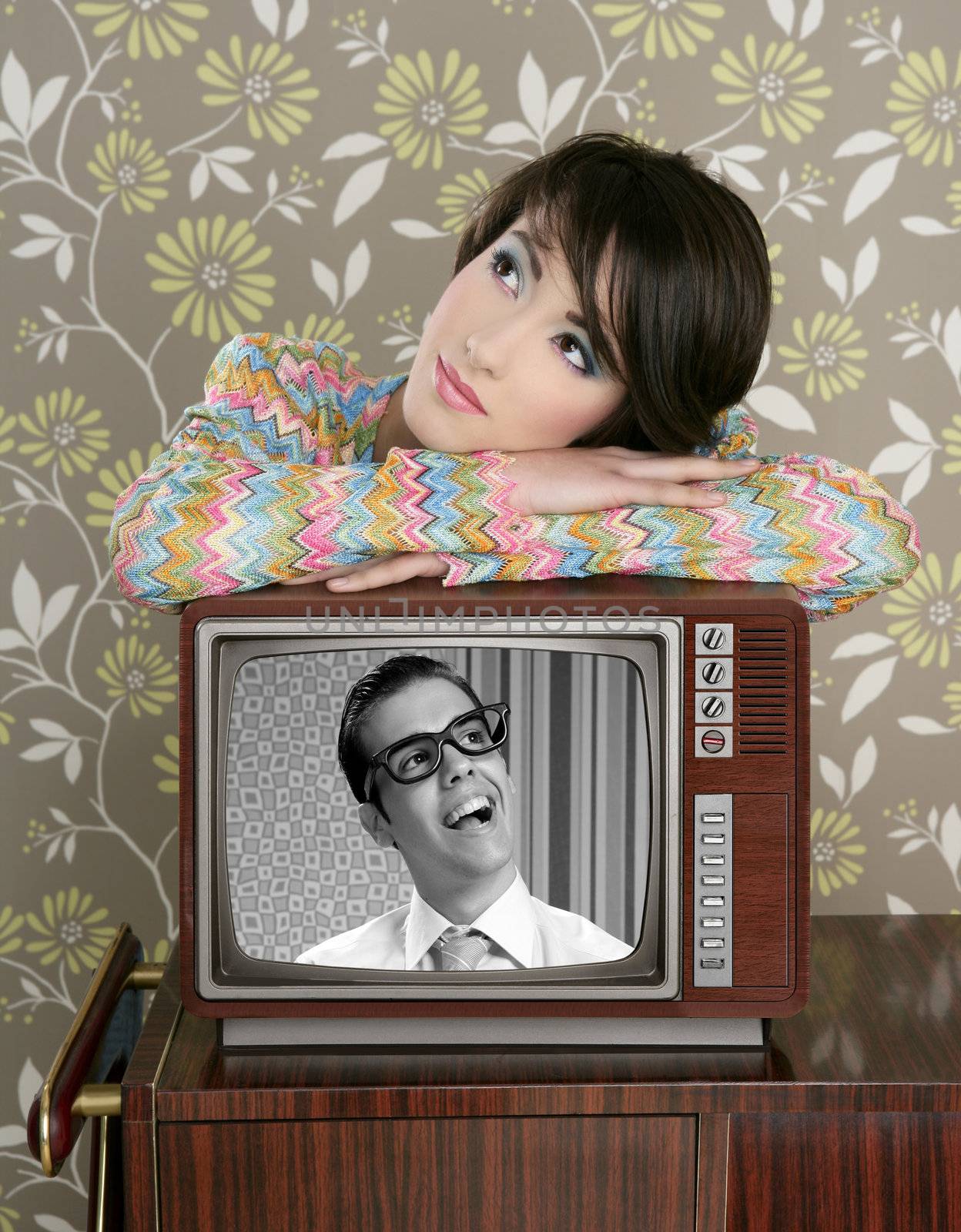 retro woman in love with tv nerd hero vintage 60s wallpaper