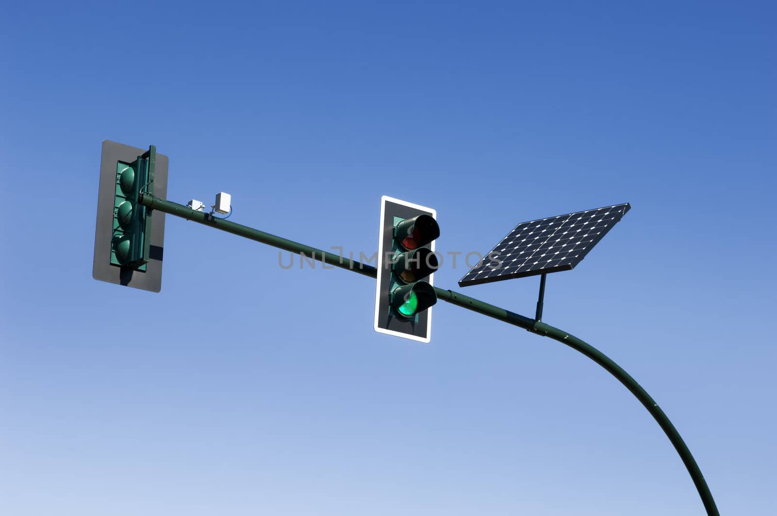 Traffic light by mrfotos
