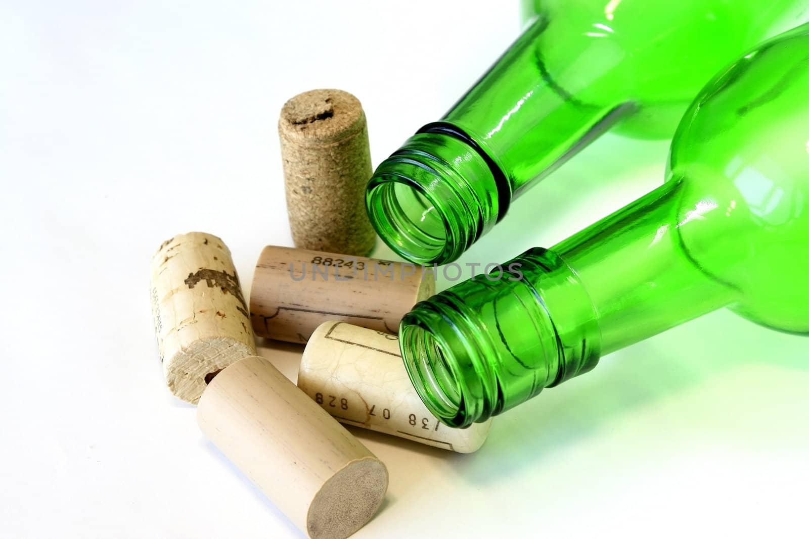 Green Bottle and Cork by sacatani