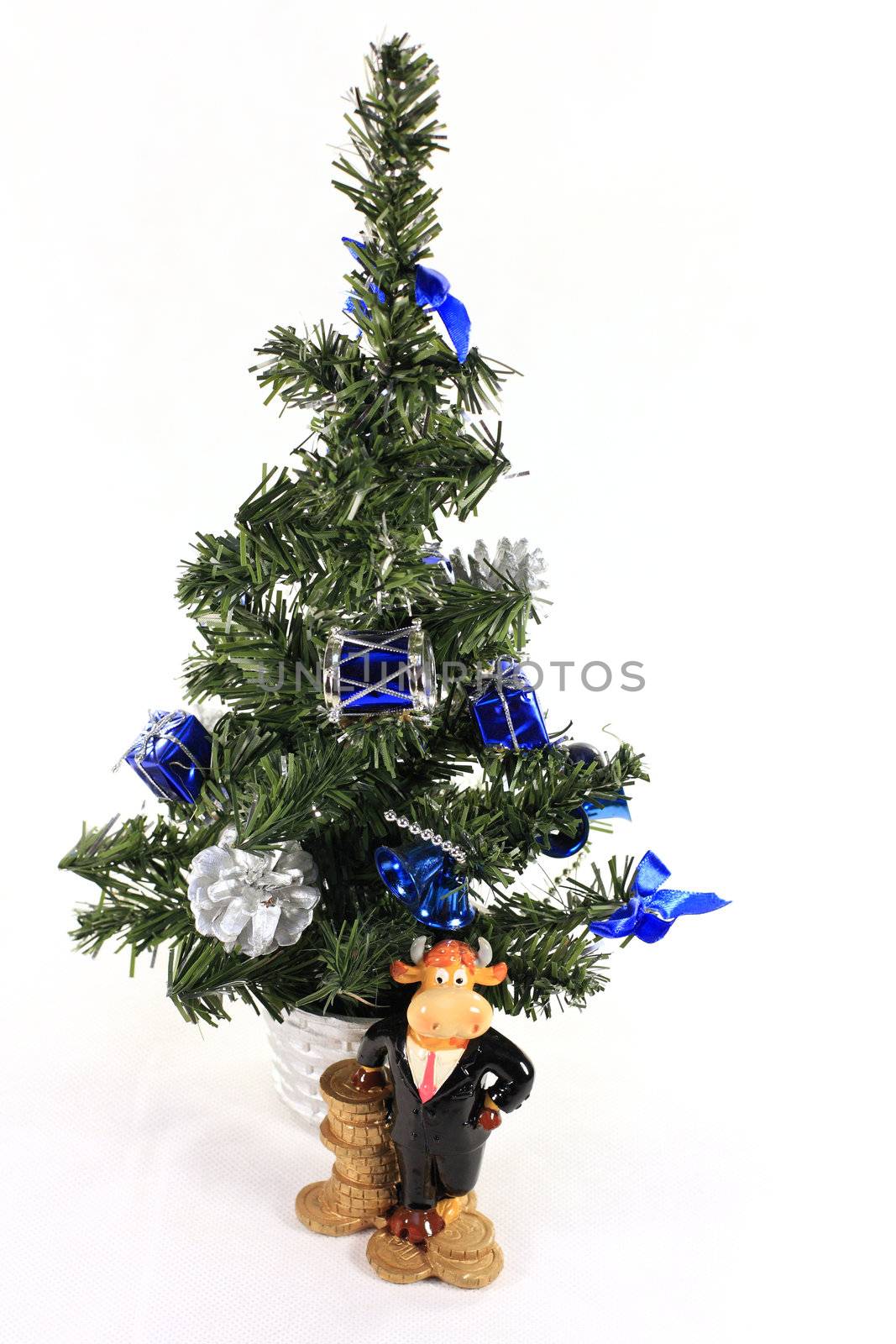 tree, holiday, cow, bull, money, finance, toys, tinsel, garland, ornament, decorate, new, year, christmas, winter, plant
