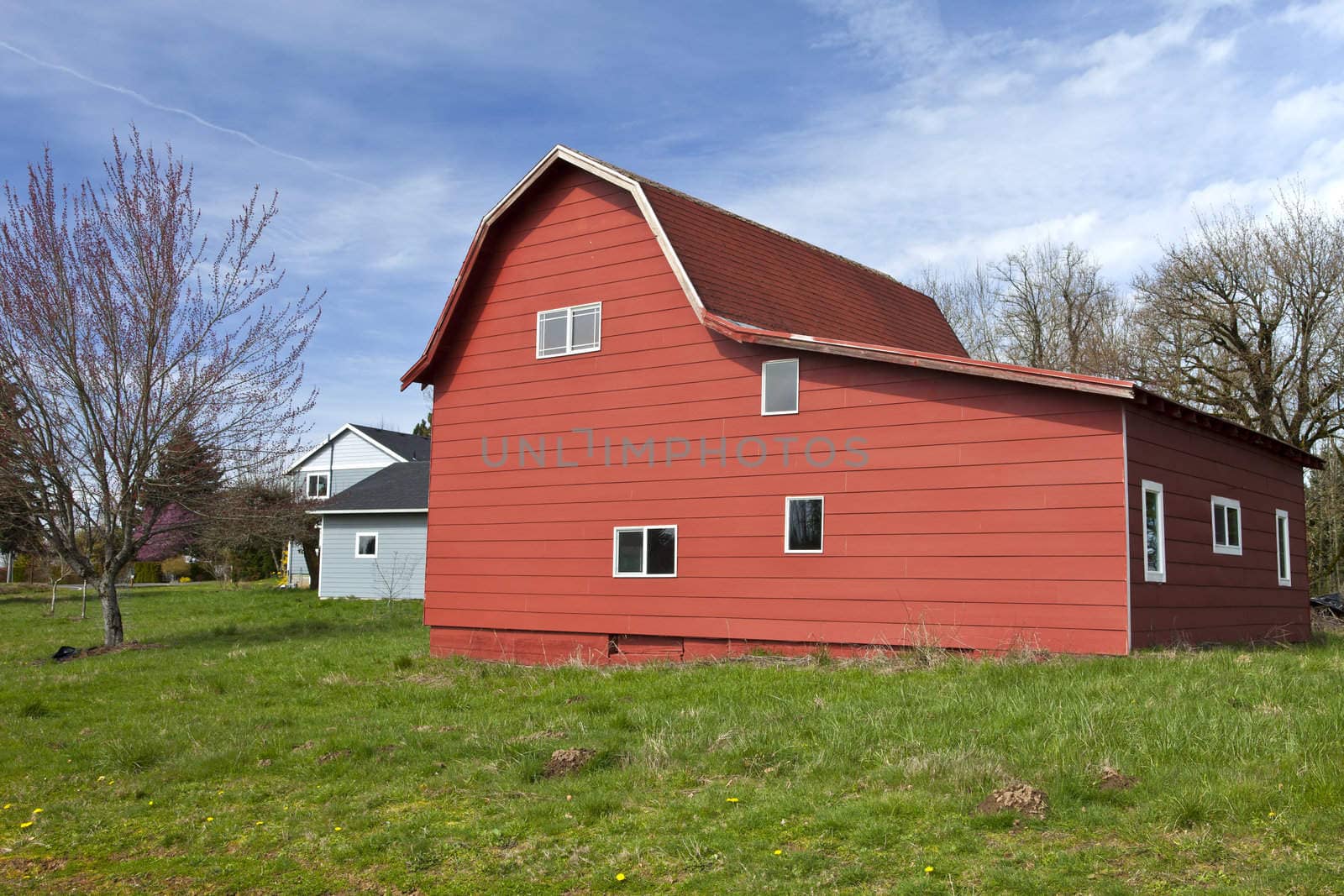 Red barn in rural Oregon.