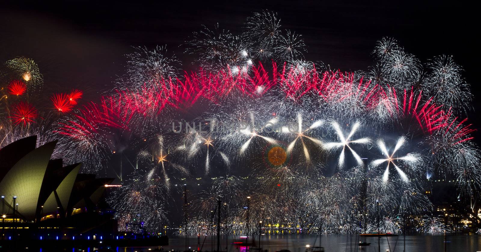 Sydney Fireworks by stevemunro