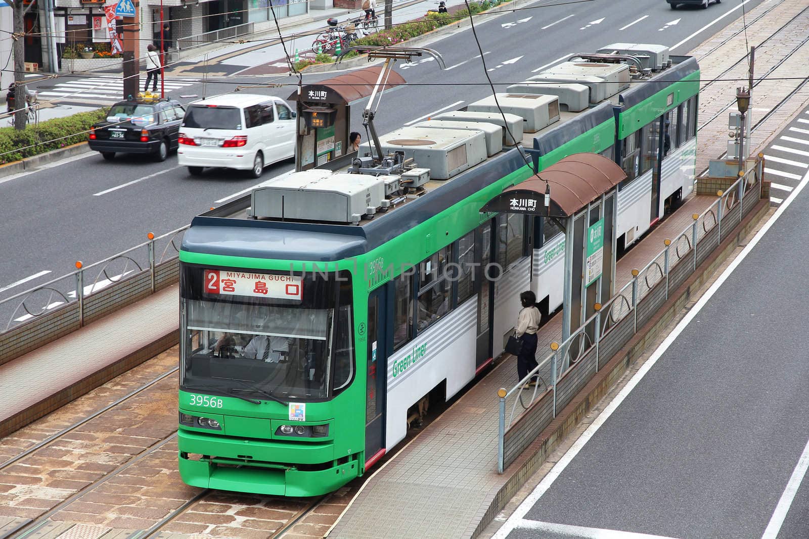 Hiroshima tram by tupungato