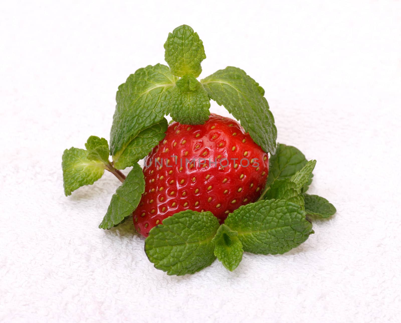 Strawberries with mint by Discovod