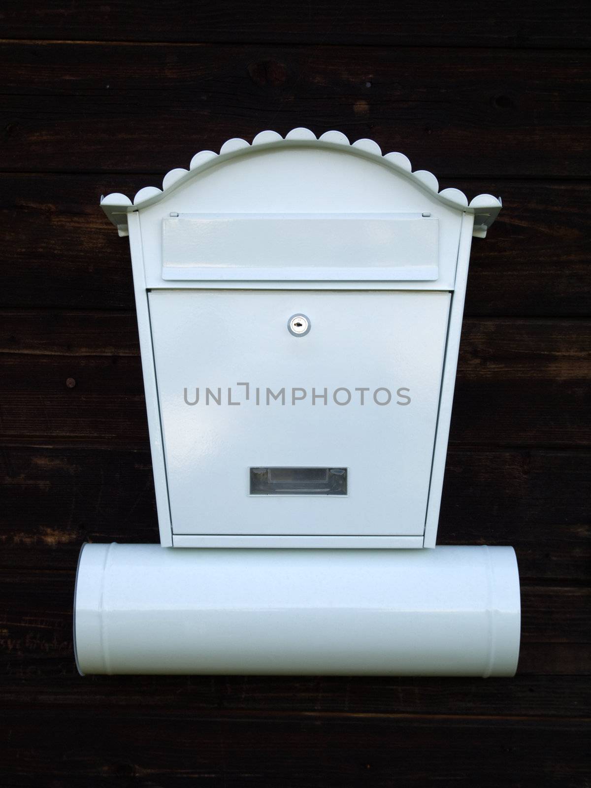 White mailbox by motorolka