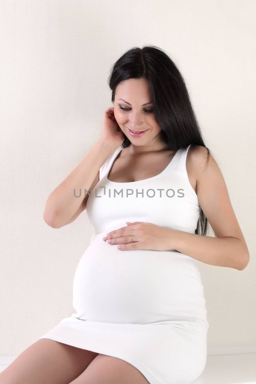 pregnant woman by rudchenko