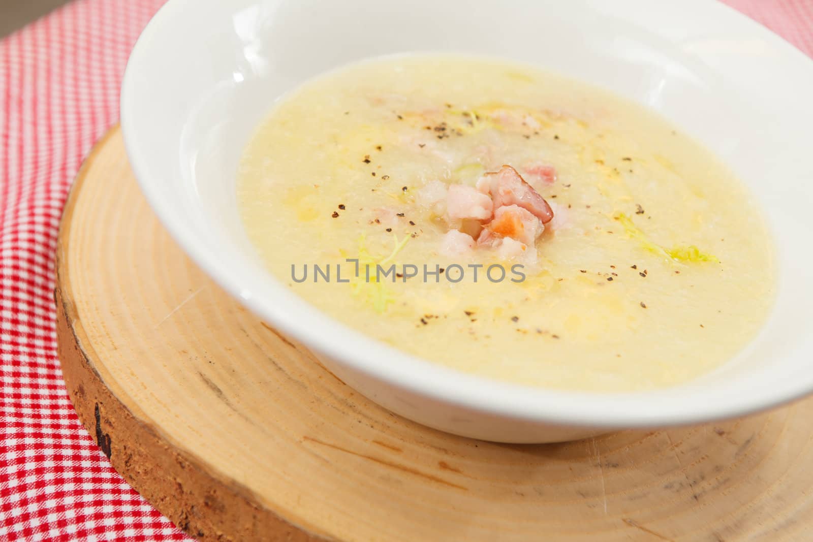 cream soup with bacon by shebeko
