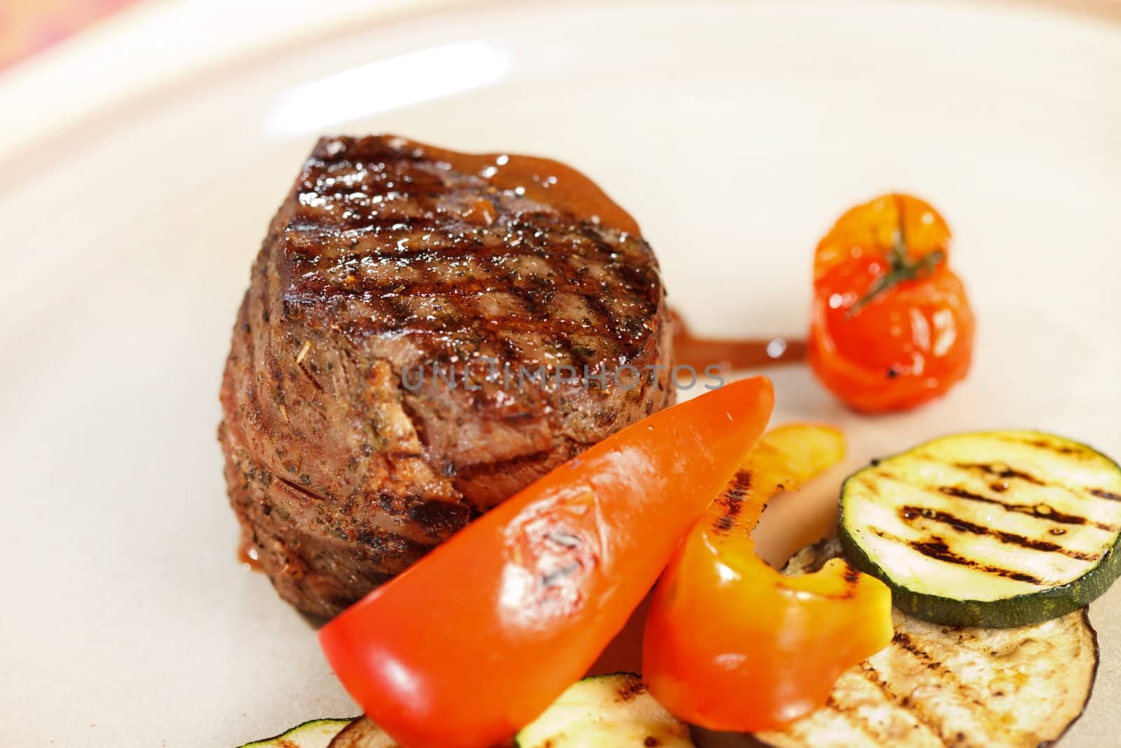 steak with grilled vegetables