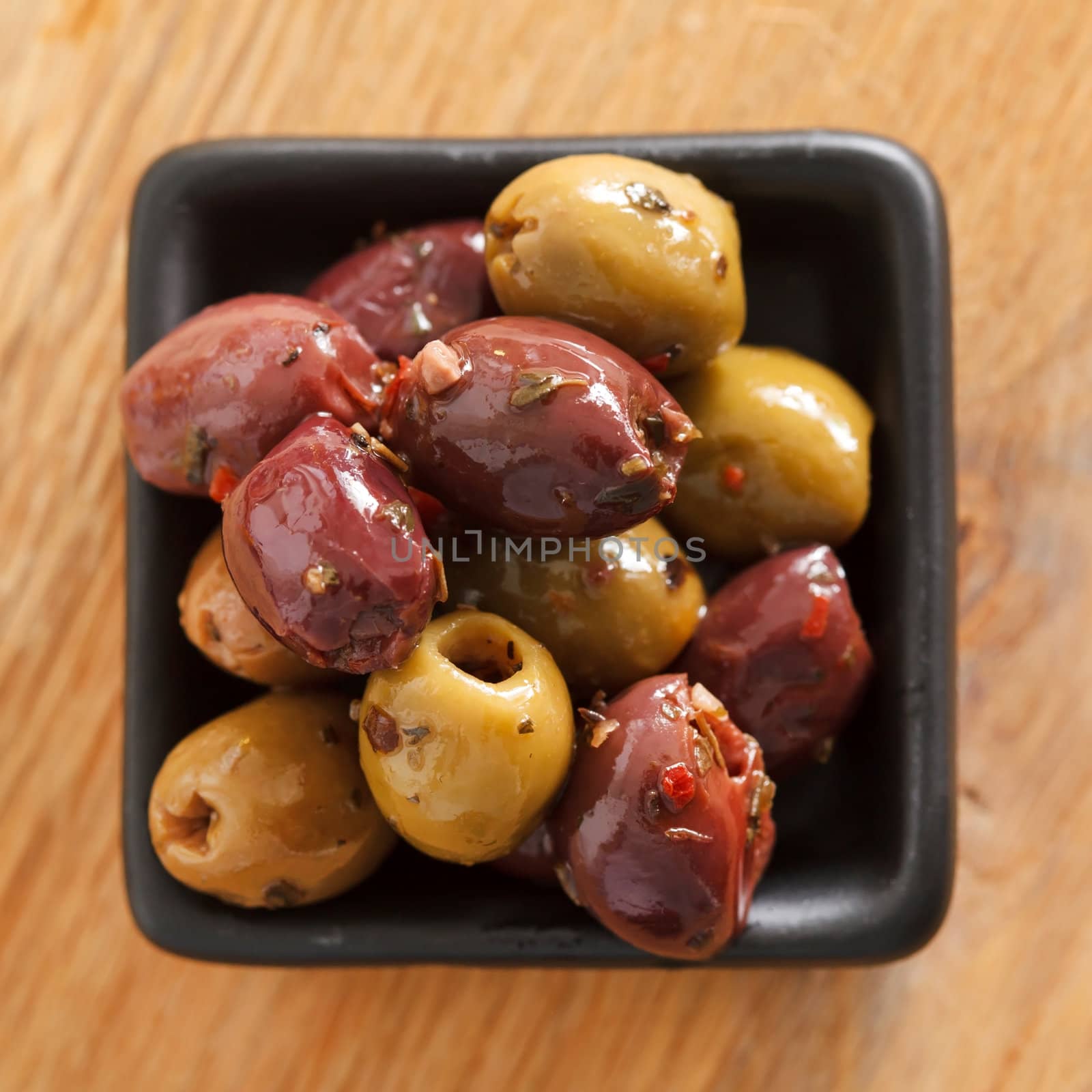 fresh olives by shebeko
