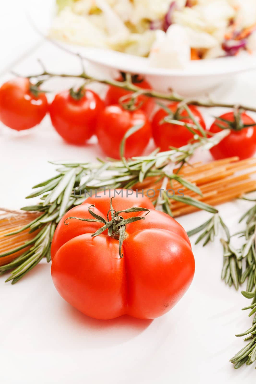 Pasta with tomatoes and herbs