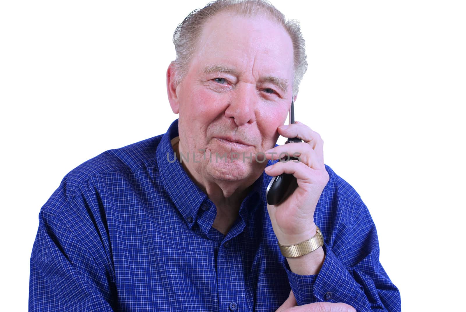 Elderly man using cell phone,talking on cell phne