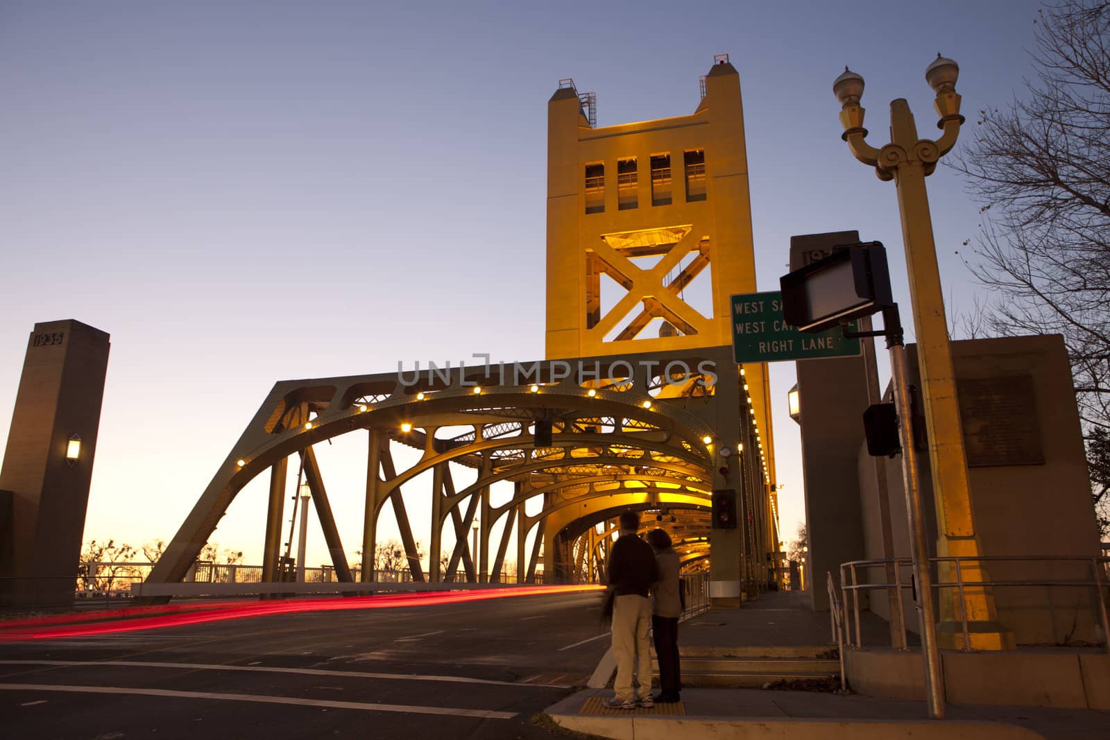Tower bridge in Sacramento at dusk.