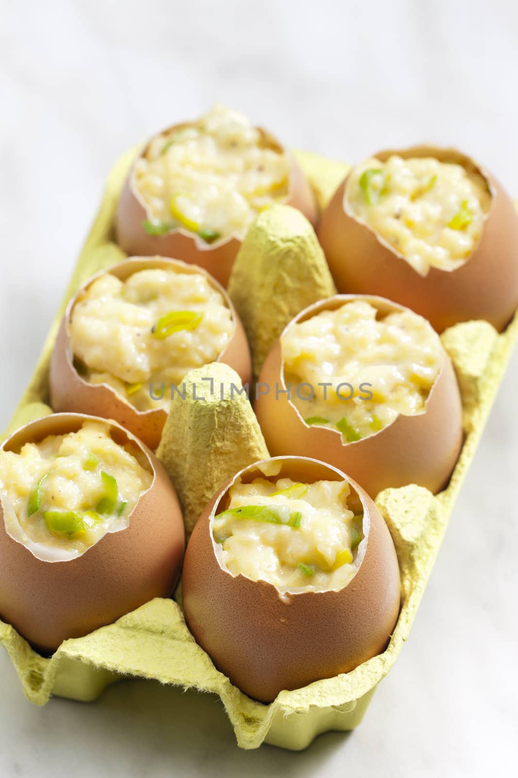 scrambled eggs with chives