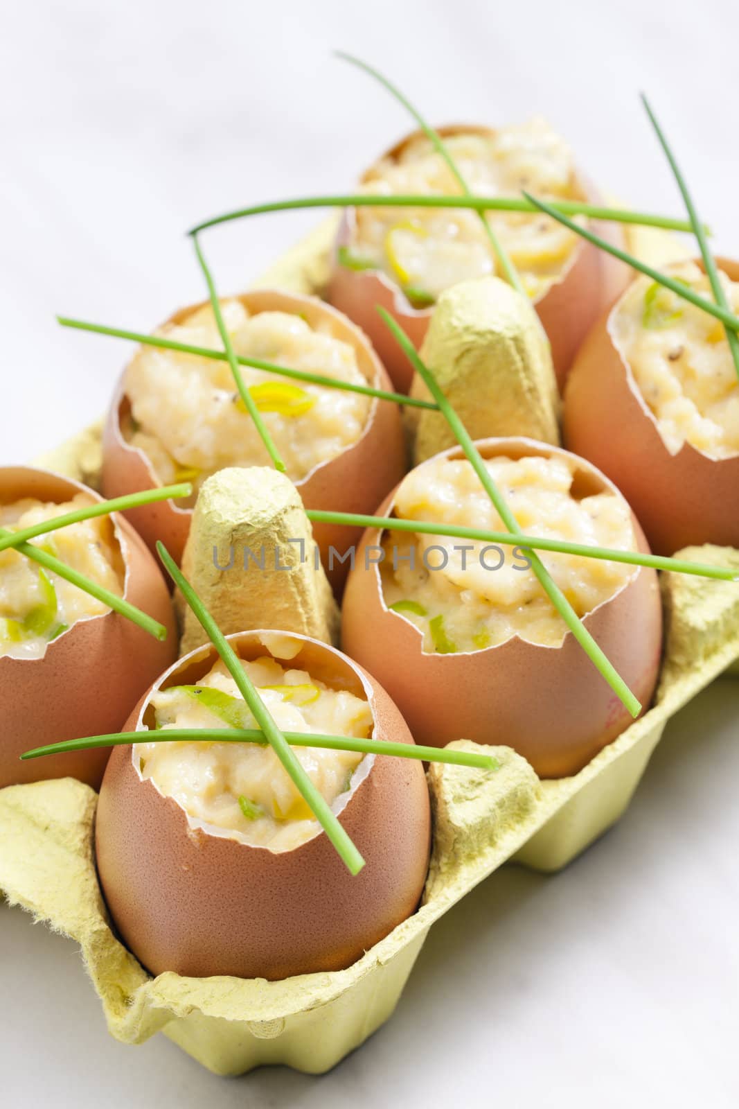 scrambled eggs with chives