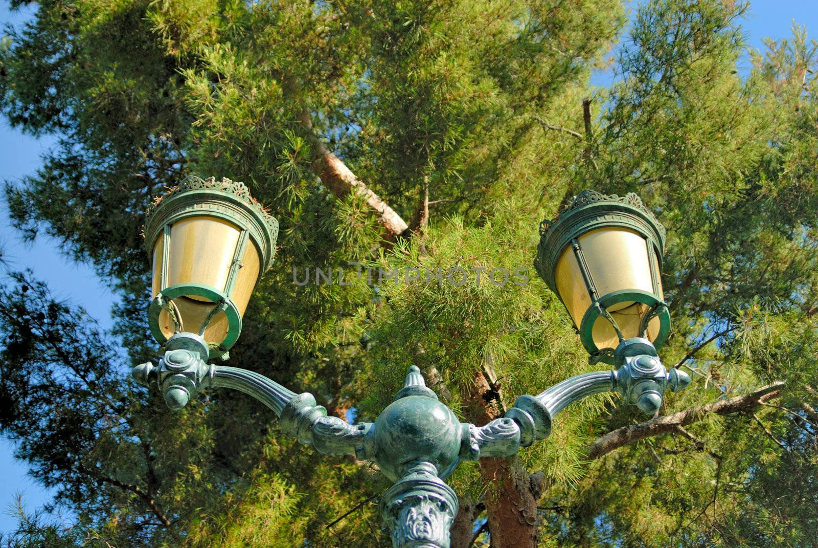 Street lantern by mahout