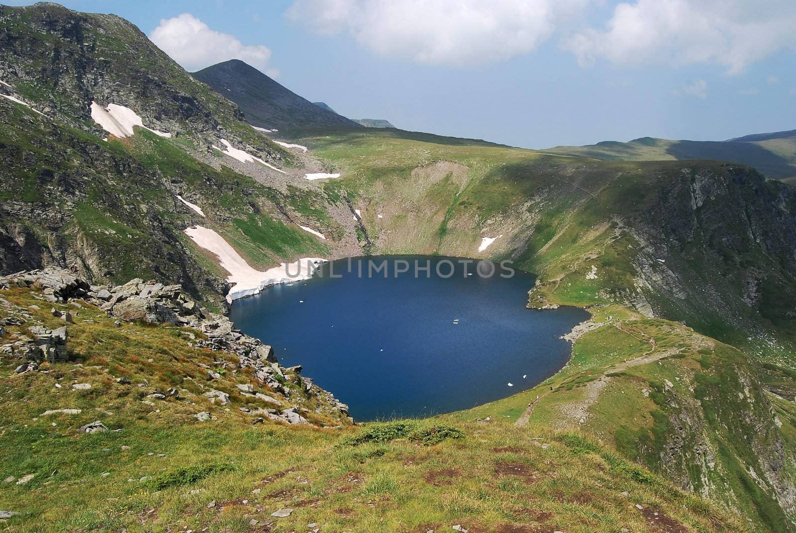 High mountain lake by varbenov
