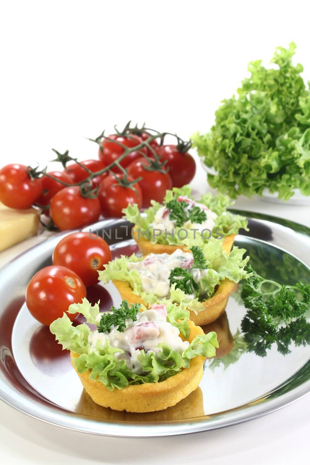 roasted corn basket with cheese salad with cheese, herbs, parsley, tomatoes, peppers and chilli
