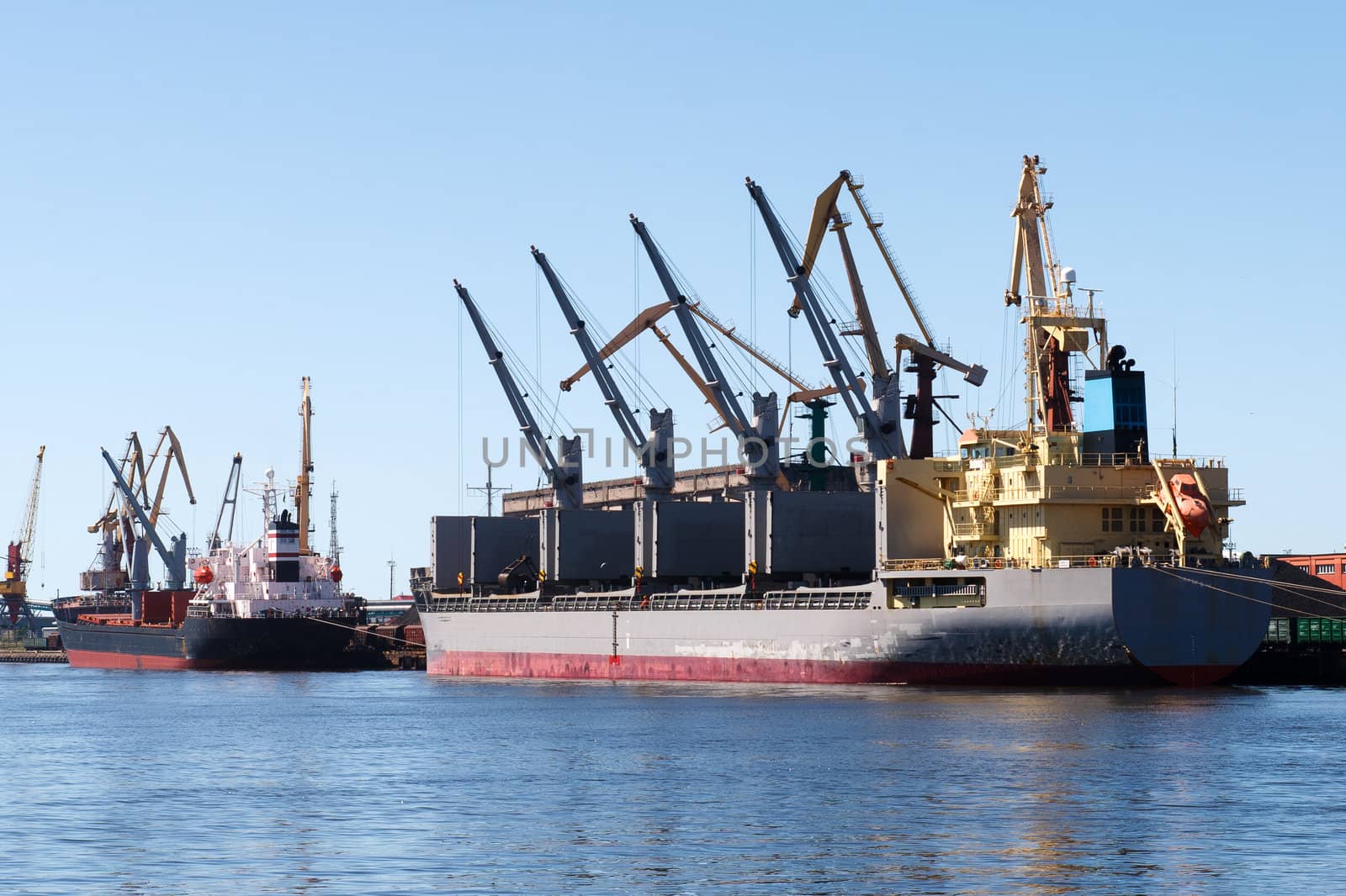 A dry cargo ship in a port