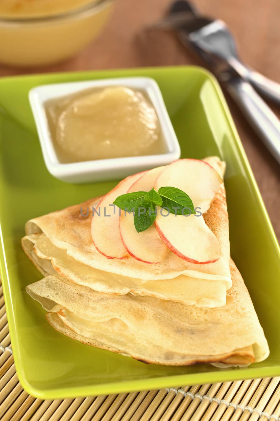 Crepes with Apple and Apple Sauce by ildi