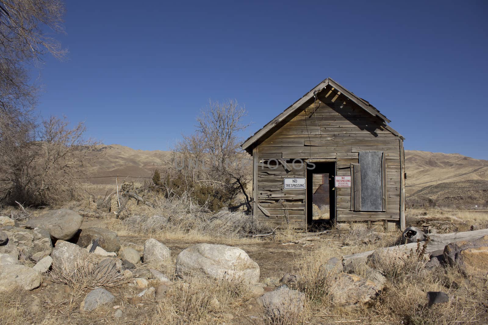 old abandoned delapitating shack