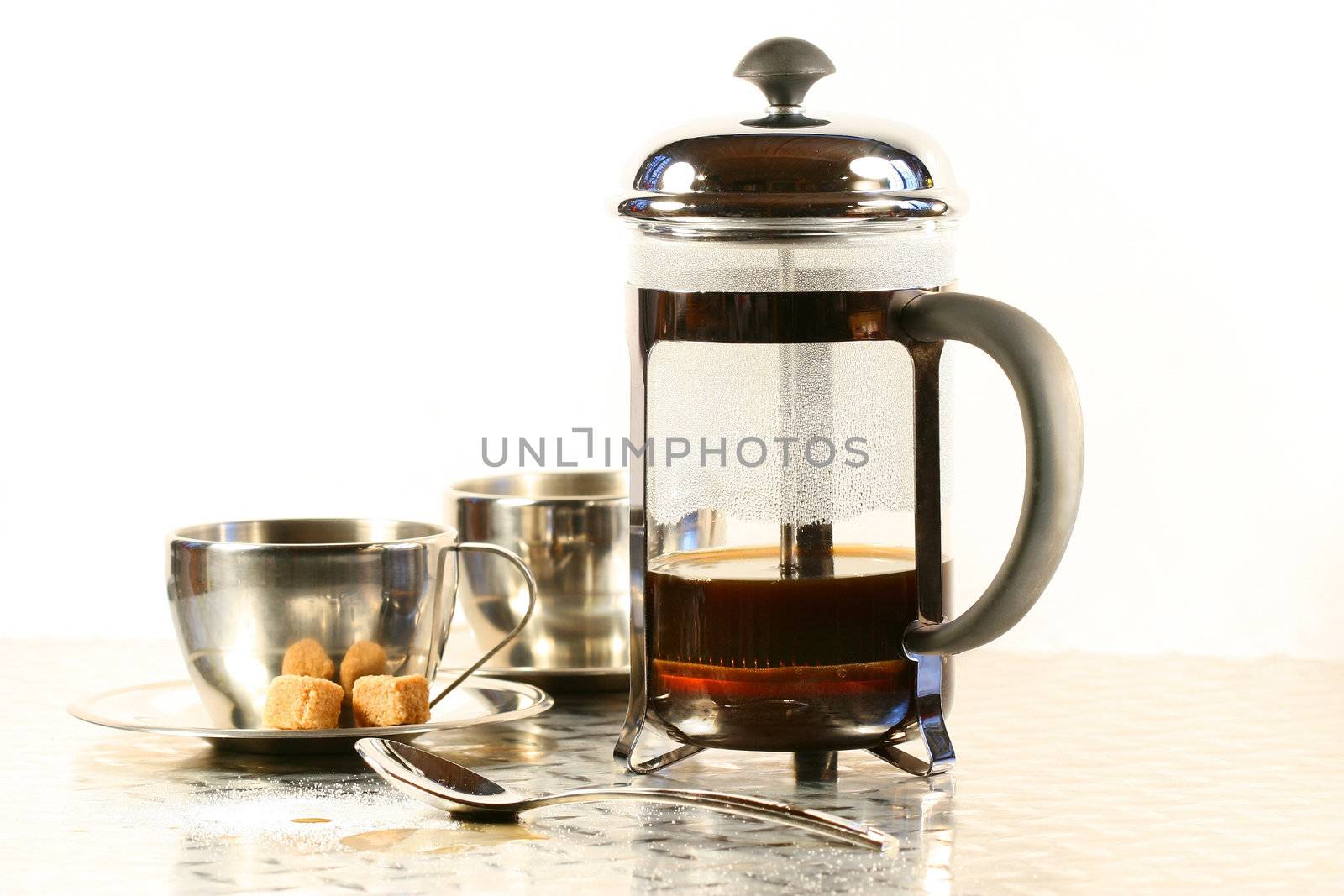 Coffee cups with french press / cafetiere