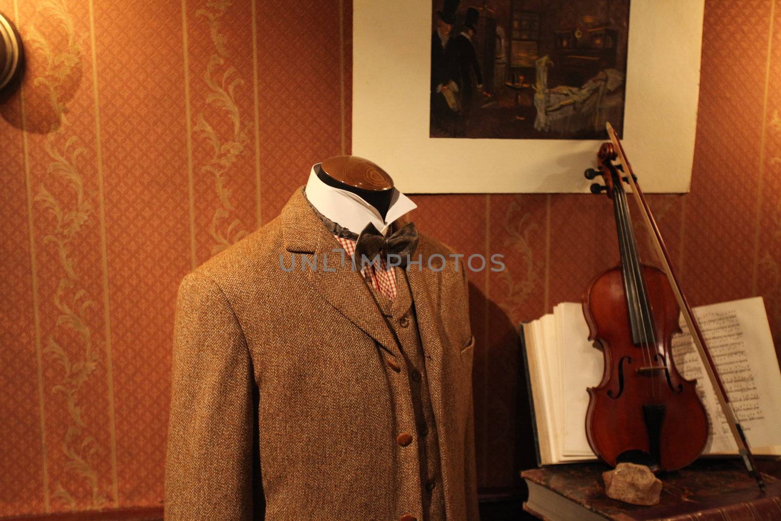 Mannequin and violin   fashion