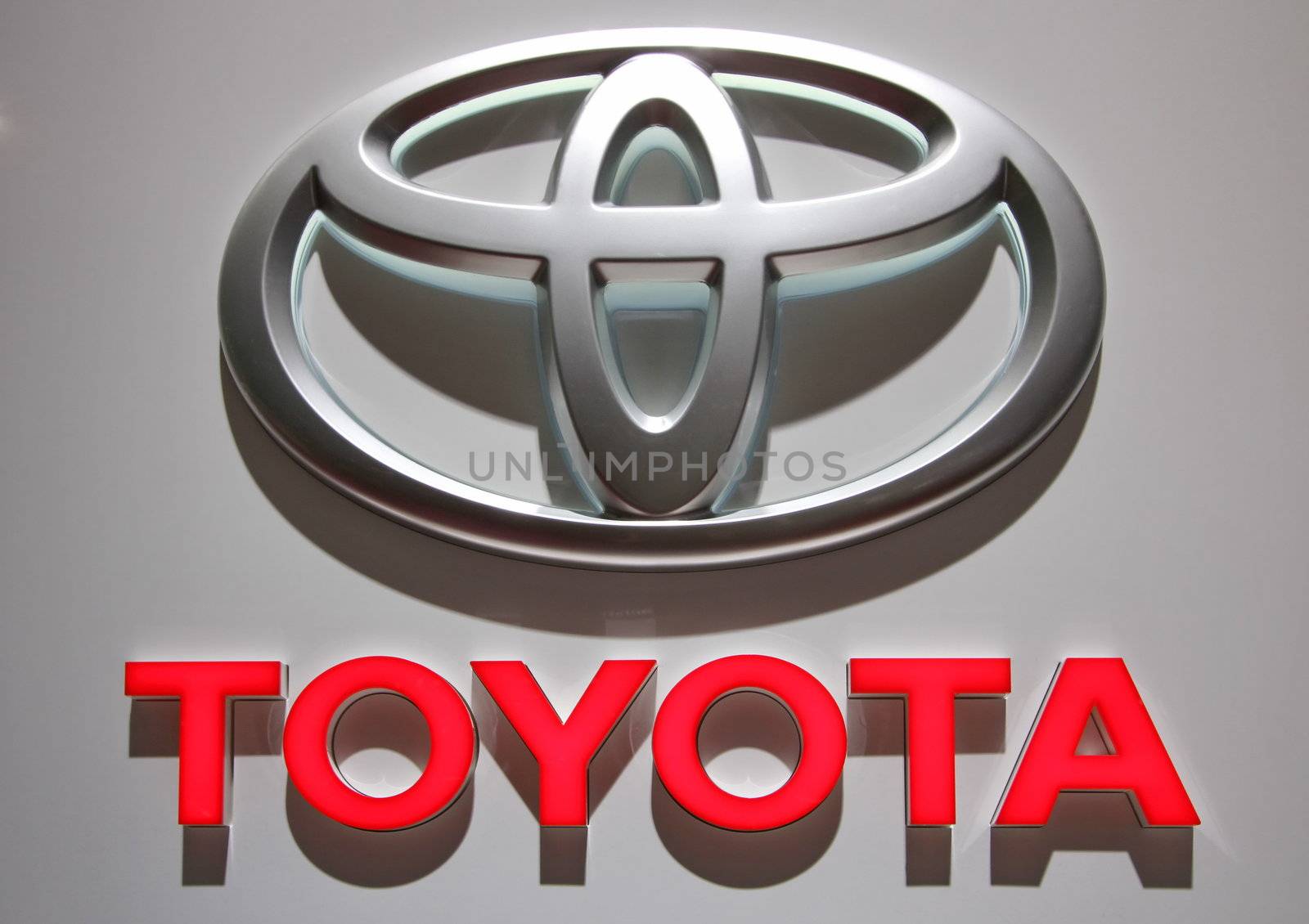 Toyota logo by Elenaphotos21