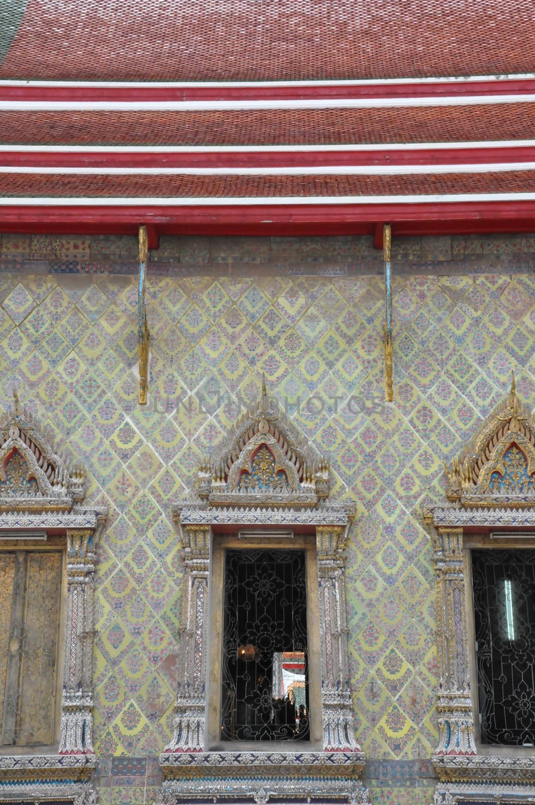 Wat Arun in Bangkok, Thailand by sainaniritu