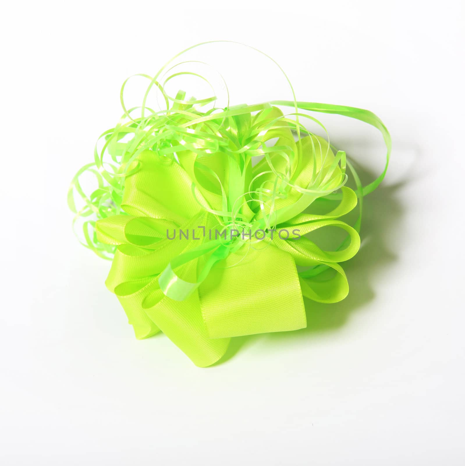 Green gift bow by Farina6000