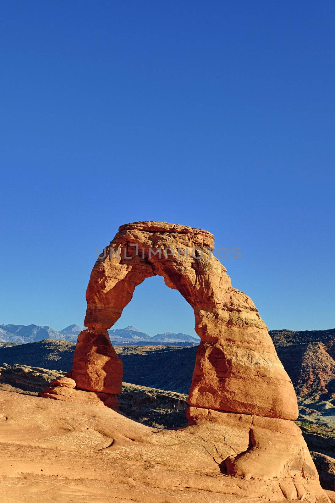 Sunset light on famous Delicate Arch 