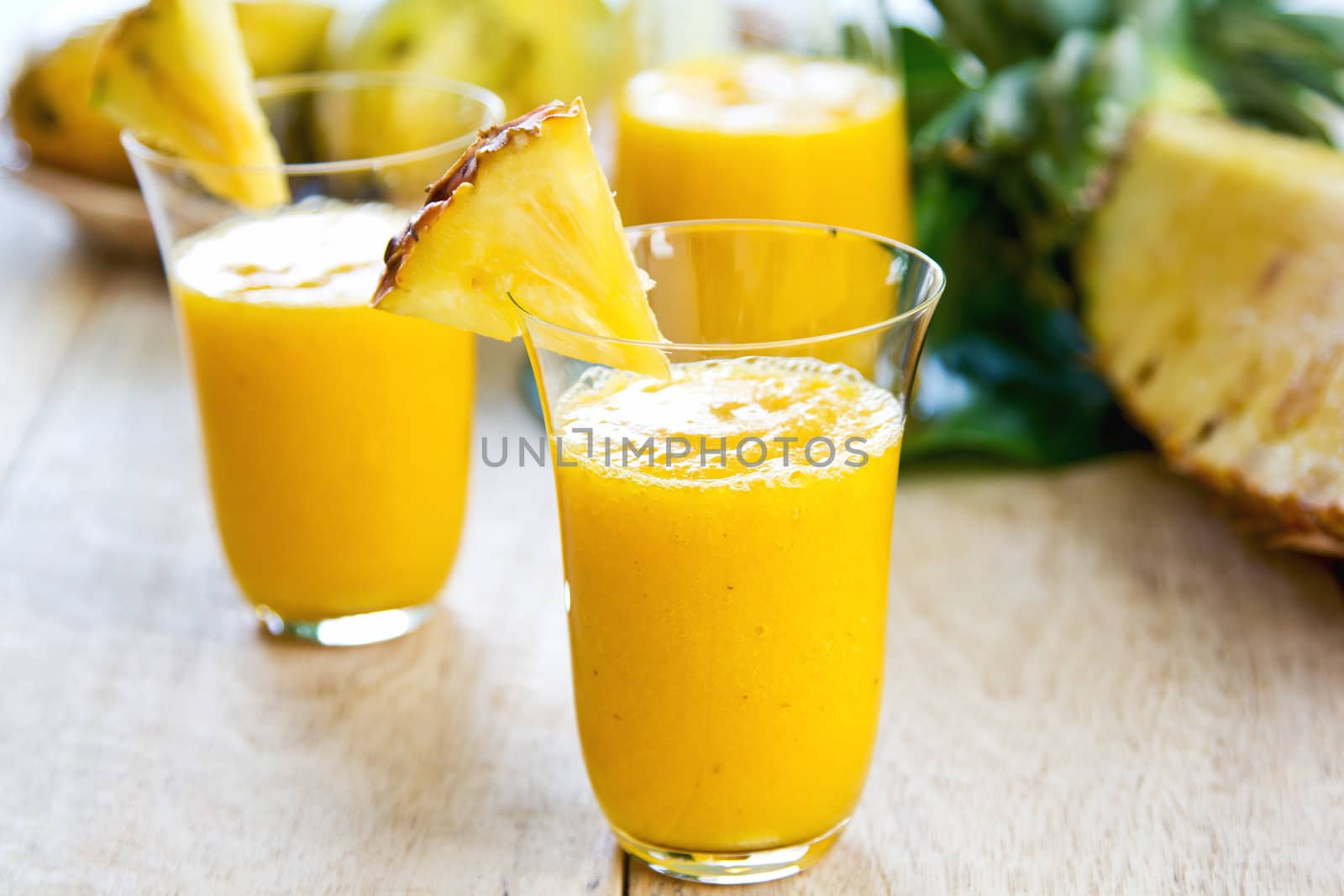 Mango with pineapple smoothie by vanillaechoes