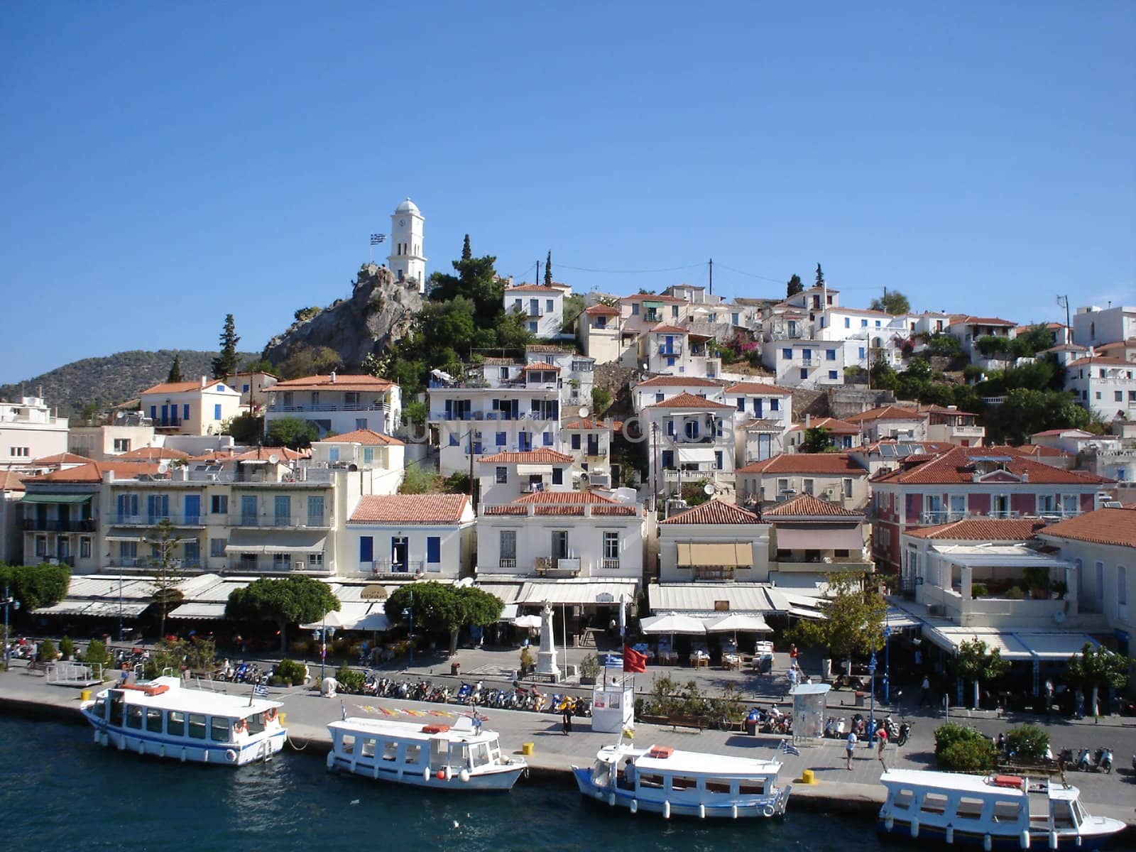 Heart of Poros town by mulden